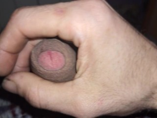 Me pongo cachondo mientras me grabo y juego con mi polla