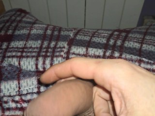 Me pongo cachondo mientras me grabo y juego con mi polla