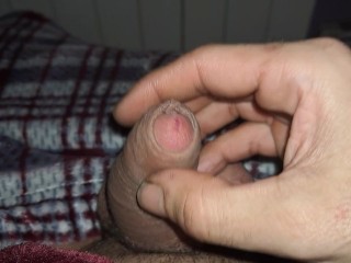 Me pongo cachondo mientras me grabo y juego con mi polla