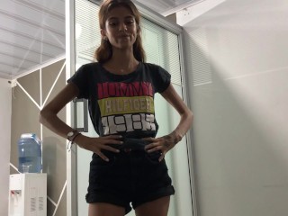 Little stepsister finds me masturbating in the living room and lets me cum on her face - hd porn