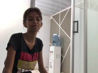 Little stepsister finds me masturbating in the living room and lets me cum on her face - hd porn