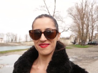 exhibe par grand vent (real public flashing)