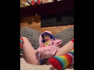 making myself cum in my kirby outfit