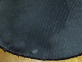 元陸上女子人妻の靴の匂いに欲情してしまい中敷きに射精