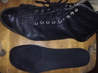 元陸上女子人妻の靴の匂いに欲情してしまい中敷きに射精