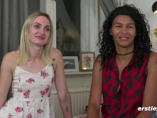 Ersties - Lesbische Doppelstimulation mit zwei Vibratoren