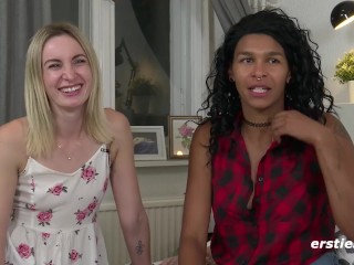 Ersties - Lesbische Doppelstimulation mit zwei Vibratoren