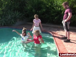 A guy gets lucky in the pool with his four naked friends around him