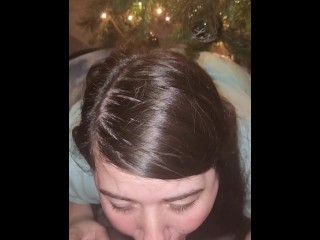 Merry Dickmas! Bored house wife gives hubby sloppy top  front of the christmas tree.Real male orgasm