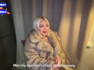 My friend's juicy mom met me in a fur coat and baited me into sex