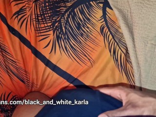 Cuñada se queda atrapada en bragas en mi habitación y aprovecho para culearme su big ass sin