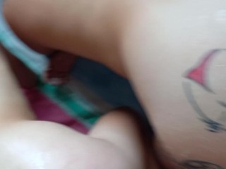 MIS DOS VECINAS ME LAS FOLLO EN CUATRO Y SIN CONDON HASTA EYACULAR