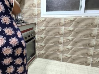 سكس كويتي بينيك خدامة في المطبخ لما زوجتو تروح حمام سكس عربي خليجي جديد بصوت واضح