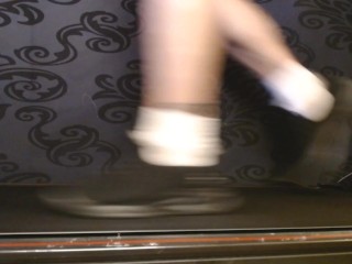 Ruffled Socks Skechers Sneakers Walking Treadmill