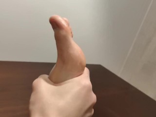 My routine in the bathroom: feet, cream, body