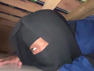 Big Ass Muslim Hot Stepmom Stuck Under Bed & Want Rough Anal before getting her out from under bed