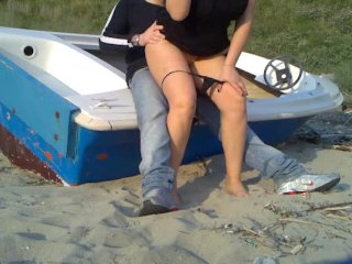 dopo 1 settimana di ciclo ero arrapata come una pazza e mi sono fatta scopare con 3 orgasmi al mare