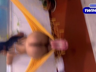 Joven pareja amateur tiene la mejor cogida de su vida en una hamaca