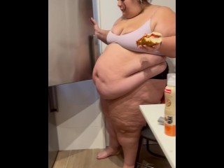 Ssbbw 18 years old doesn't fit in the kitchen