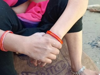 Kichen me roti bana rahi thi Dever ne roti maangi chut de diya