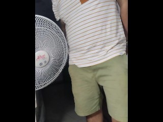 Entro al cuarto de mi hermanastra y me la follo mientras nuestros papas no estan