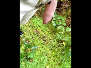 Male piss outdoor for pee lovers. My dick love to pee a lot 💦
