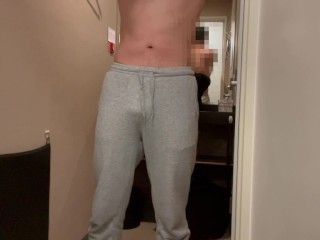 【既婚リーマン】トレーニング後にジムのシャワー室で気持ち良くオナニーしちゃいました！射精！喘ぎ声！！