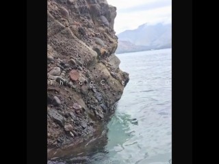 Big Ass Pinay Island Hopping Leads To Risky Public Beach Fuck