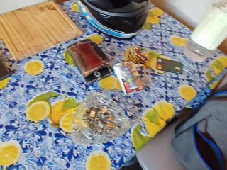 Me despierta para tener sexo duro. Pies y pija en juego