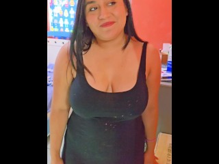 Vine a buscar a mi amiga y terminé follada por su hermano y el muñeco tantaly en doble penetración