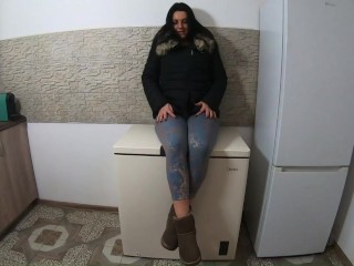 Preview- MilfyCalla- Face fuck,deep-throat and sex while wearing a dirty down-jacket and uggs 220 p1