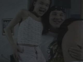 Kitty e Ashley Blue sono brune arrapate che adorano farsi scopare