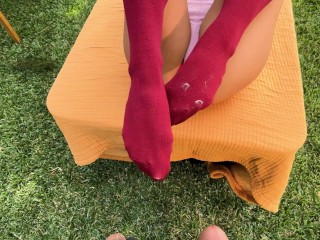 OUTDOOR SQUIRTING WITH  BEST FRIEND HAILEY ROSE- CUM ON TOES- (IG: @HAILEYROSEFCKS)