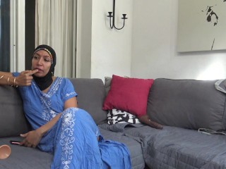 عجوز مصرية تخبر ابن زوجها البالغ من العمر 18 عامًا عن كيفية ممارسة الجنس ليلة زفافه