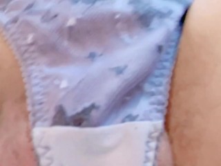 人妻薄毛のモリマンおまんこ、我慢したけど最後はヒクヒクイキ💓敏感クリとぷっくり大陰唇💋Japanese wife's hairy puffy pussy orgasm