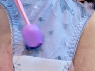 人妻薄毛のモリマンおまんこ、我慢したけど最後はヒクヒクイキ💓敏感クリとぷっくり大陰唇💋Japanese wife's hairy puffy pussy orgasm