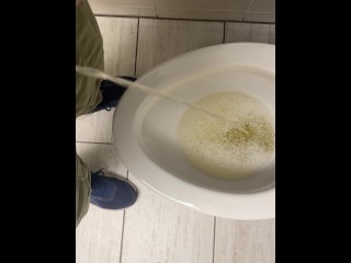 strong piss stream