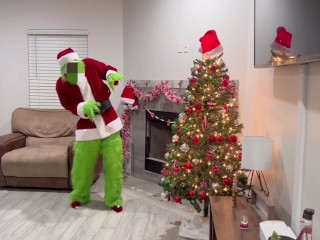 Fucking the Grinch to Save Christmas