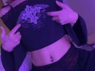 腰を上下に突き上げながら乳首を高速で弾いて「おぉぉおおおおお♥♥」