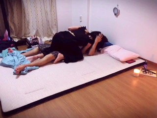 性欲強めの肉食系彼女がローション使って自ら朝勃ち処理♡寸止め焦らしの亀頭責めとねっとり手コキで大量ザーメンを搾り取る　痴女　大量射精　女攻め　女攻男受　女性攻め　素人　個人撮影　えむゆみ　カップル