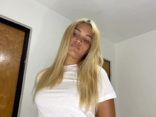 Padrastro Engaña a su Hijastra Inocente colegiala