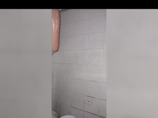 TEENS18+ bathroom video