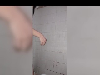 TEENS18+ bathroom video