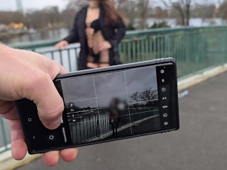 Снял незнакомку на мосту Берлина