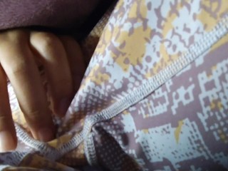 【字幕付き】お布団の中でまんズリする黒まんこ♥️