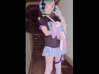 Cyber girl outdoor urination (cosplay)