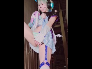 Cyber girl outdoor urination (cosplay)