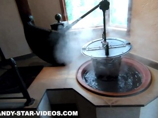 POV Sauna-Sex mit deutscher Skinny-Blondine