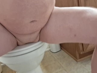 Cock enlarging method #2, massive cock 🍆 loves his toilet seat🔥 weird 🤪