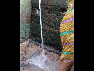 අක්ක නාද්දි හොරෙන් වීඩියෝ කලේ Step sis bathing time out dor ASIAN GIRL